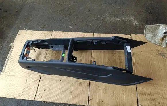 Audi Q7 4L Center console 4L1863244A 3200102118