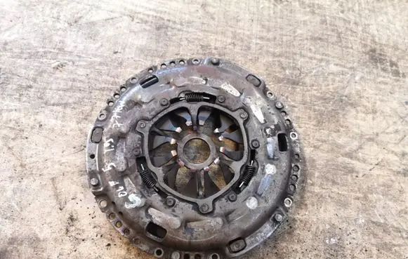 Volkswagen Golf V Pressure plate 