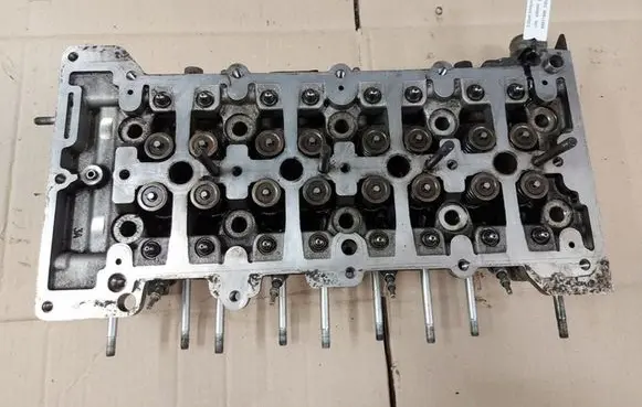Opel Insignia A Engine head 55571949