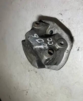Peugeot 206 CC Engine mounting bracket 96385570