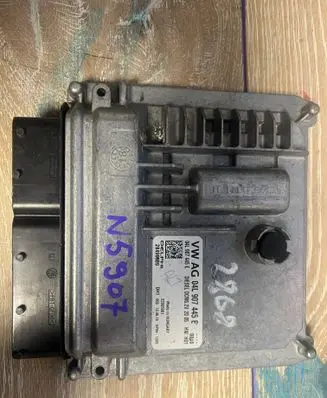 Seat Leon (5F) Engine control unit/module 04L907445E