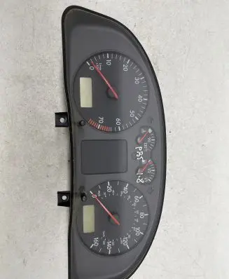 Volkswagen PASSAT B5 Speedometer (instrument cluster) 3B0919930P 62800017 R00661608S