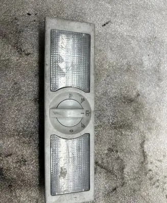 Volkswagen Touran I Front seat light 0886400