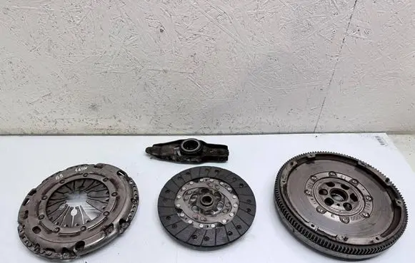 Volkswagen PASSAT B6 Clutch set kit 3082001409