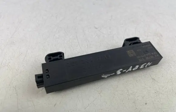 Audi A3 8Y Keyless system antenna 5WA962132