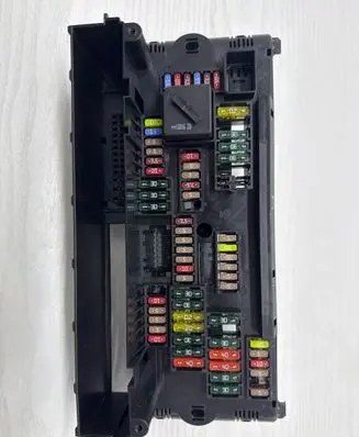 BMW 5 F10 F11 Fuse module 117033442D 170210 00361651