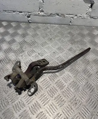 Porsche Cayenne (9PA) Tailgate/trunk/boot hinge 7L5827301