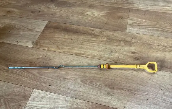 Chevrolet Nubira Oil level dip stick 