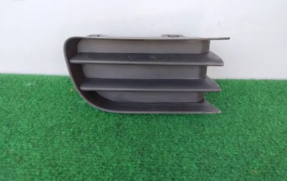 Renault Megane II Front bumper lower grill 8200115120
