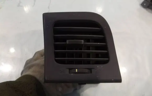 KIA Rio Dashboard side air vent grill/cover trim