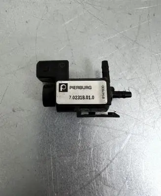BMW 5 GT F07 Turbo solenoid valve 702318010