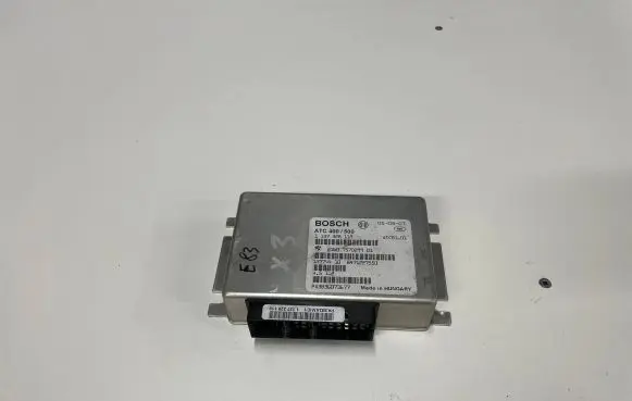 BMW X3 E83 Transfer box differential control unit 7570299 27607570299