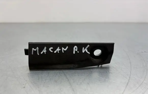 Porsche Macan (95B) Fender mounting bracket 95B823417L