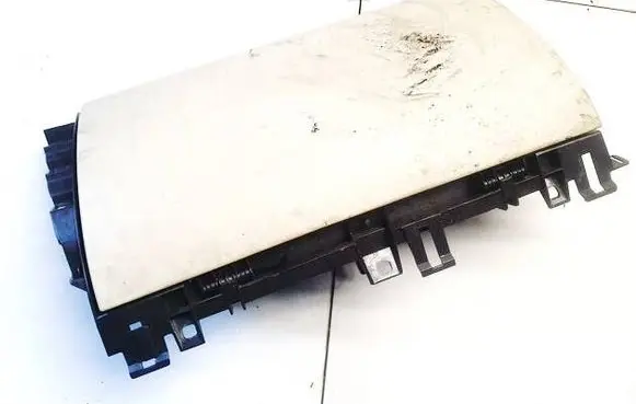Glove box