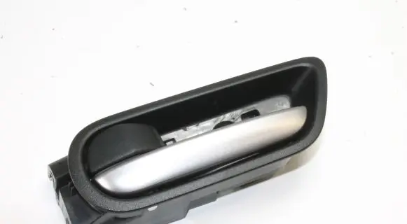 Mazda 3 II Front door interior handle