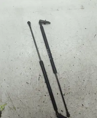 Nissan X-Trail T30 Tailgate strut 334704A
