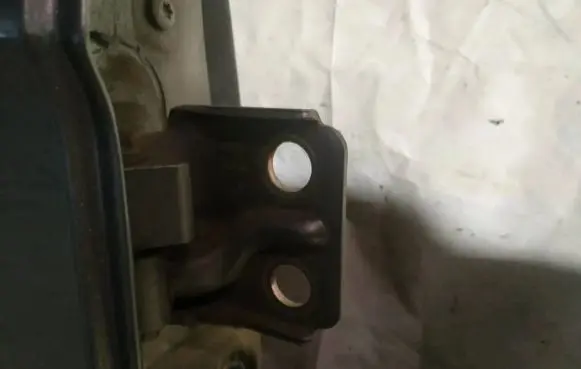 Alfa Romeo 147 Rear door lower hinge