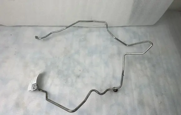 Nissan Juke I F15 Air conditioning (A/C) pipe/hose 924401KK2A