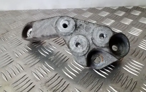 Opel Mokka Gearbox mounting bracket 25947953