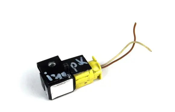 Hyundai i10 Airbag deployment crash/impact sensor