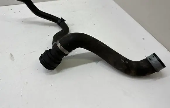 Mercedes-Benz C W204 Engine coolant pipe/hose