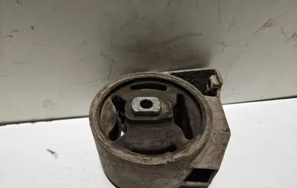 Engine mount bracket
