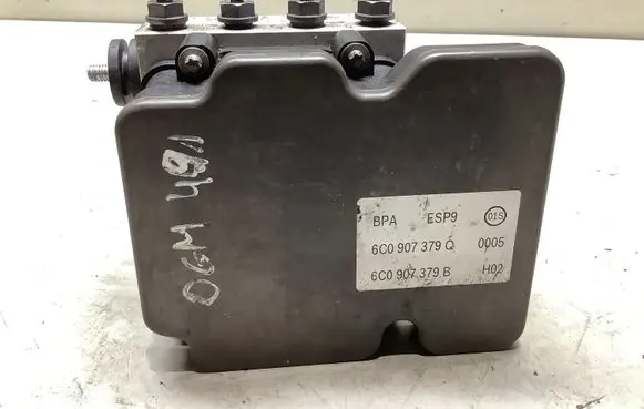 Skoda Fabia Mk3 (NJ) ABS Pump 6C0907379Q 6C0614517Q