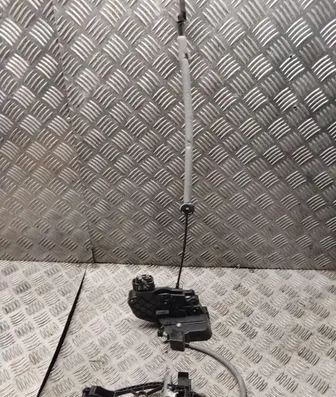 Volvo XC60 Front door lock 30799311
