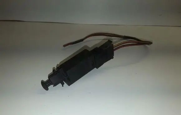Volkswagen PASSAT B4 Brake pedal sensor switch 191945515