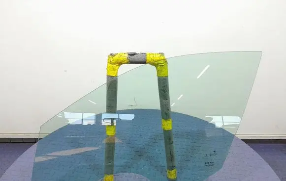 BMW X6 M Front door window glass four-door 