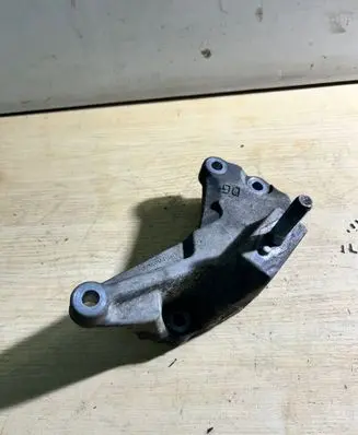 Ford Mondeo MK V Gearbox mounting bracket DS737M125GC