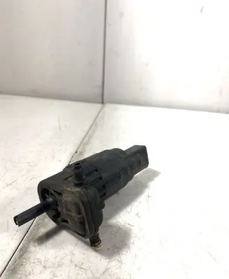 Volkswagen Golf V Windscreen/windshield washer pump 1K6955651