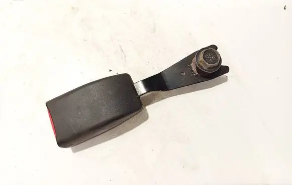 Front seatbelt buckle