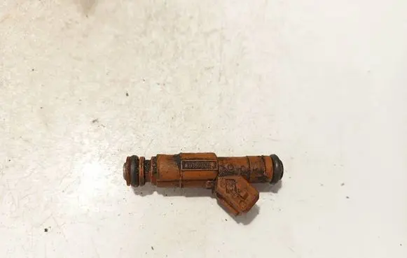Volvo V50 Fuel injector 0280155831 9186340