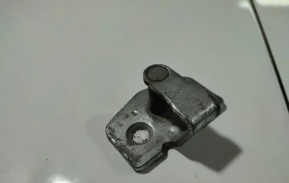Opel Zafira B Rear door lock loop/hook striker 