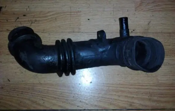 Mazda 626 Intercooler hose/pipe rf2a13221
