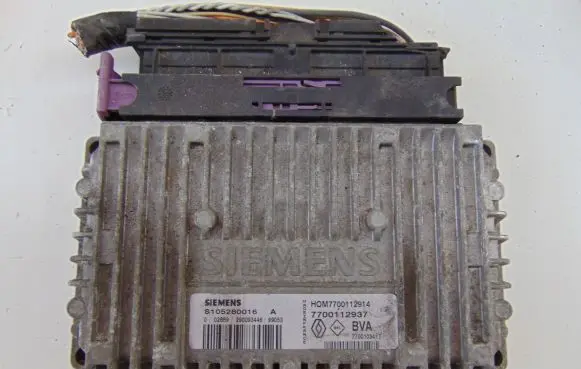Renault Scenic I Engine control unit/module 7700112914