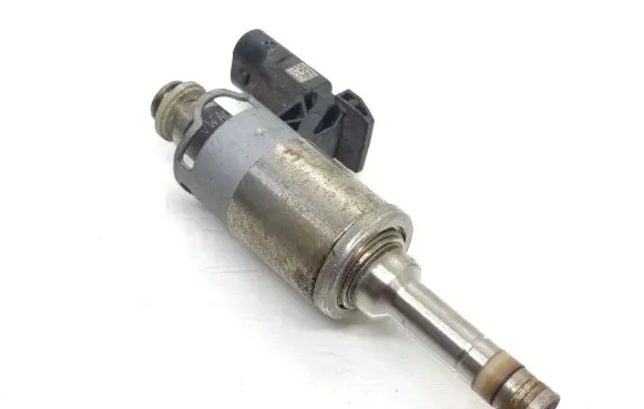 Skoda Fabia Mk3 (NJ) Fuel injector 04E906036E 0261500248