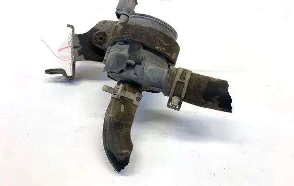 Ford Ecosport Oil filter mounting bracket GN1518D473CA