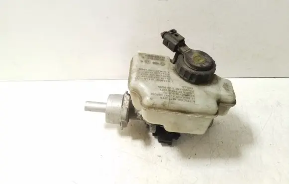 Volkswagen Golf V Master brake cylinder 0204Y24052 1K0945459A 1K1611301D