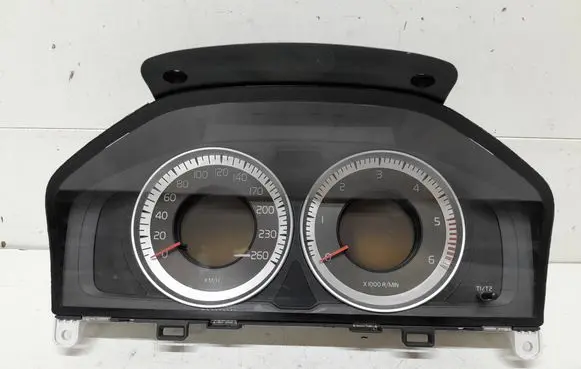 Volvo V70 Speedometer (instrument cluster) 31343325AA 36001836 69799610U