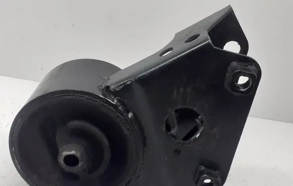 Nissan Murano Z50 Engine mount bracket