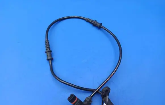 Mercedes-Benz C W203 ABS brake wheel speed sensor A2035400417 2105407681