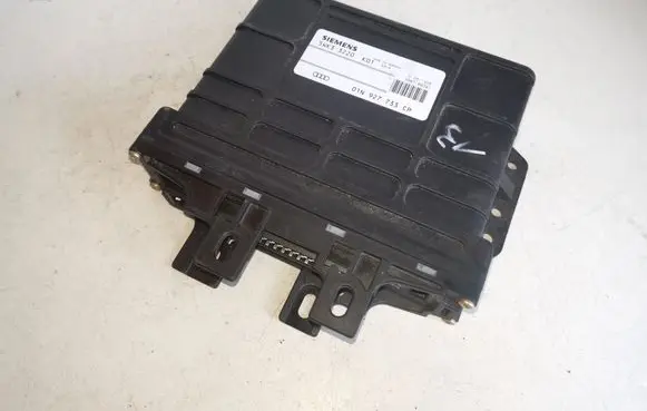 Audi A4 S4 B5 8D Gearbox control unit/module 01N927733CP 5WK33220