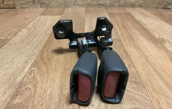 Volvo S40, V40 Rear seatbelt buckle 863559
