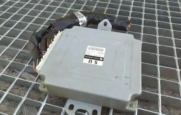 Subaru Forester SF Engine control unit/module ECU 112200-5380