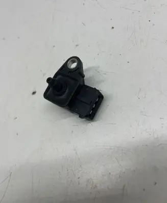 BMW 5 E39 Turbo air boost pressure sensor 2246977