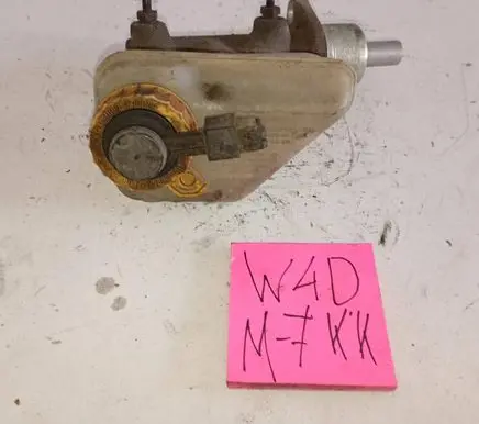 Renault Megane I Brake fluid reservoir 