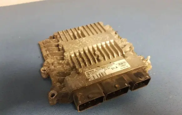 Volvo V50 Engine control unit/module 30729065A 5WS40092I