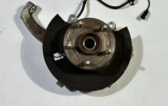 Dodge RAM 1500 DS Front wheel hub spindle knuckle 68944703